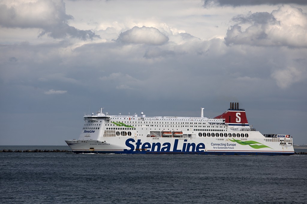 scheepvaart schip schepen hdr marine tanker containerschip offshore ferry sleepboot rotterdam transport maasvlakte europoort botlek rondvaart sar portlantis haven industrie